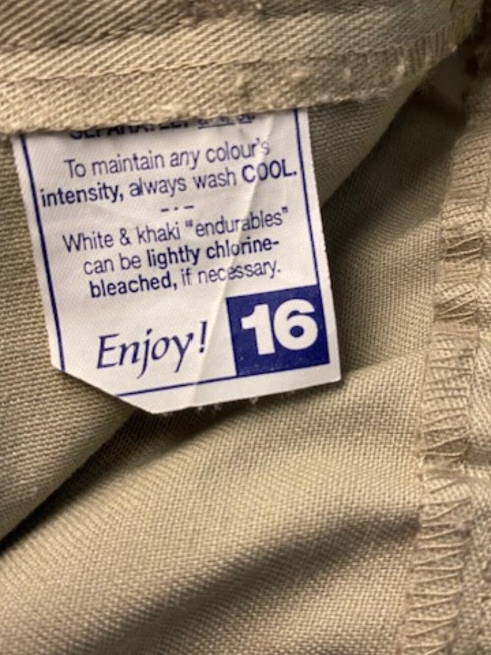 Tilley Endurables Chino Shorts Size 16 Button roll Hem Excellent Condition - Picture 6 of 16